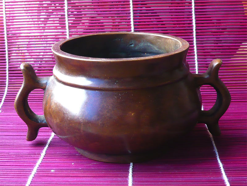 Pure bronze incense stove One catty and half high imitation flat bottom double Longer Giant Ming Xuande Stove Baoyue Residence Hot Selling and Hot Pins collection