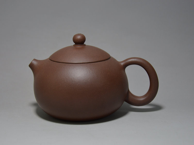 Yixing purple sand teapot classic 220cc plump Xishi teapot made by Wangqun's rounded original ore old purple clay new work