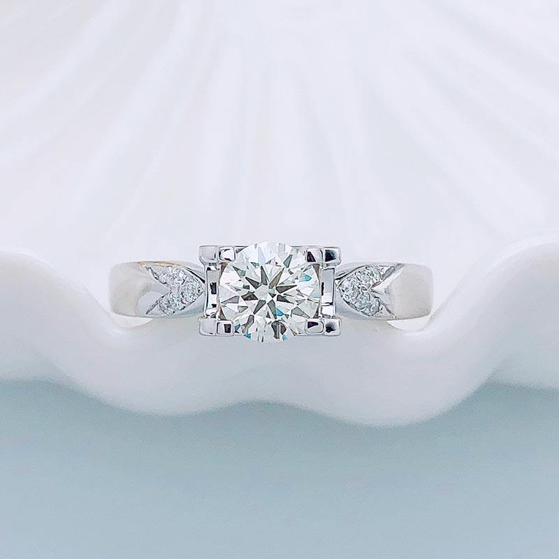 1 carat Four-prong diamond ring 50 Minotaur diamond ring 18K White wedding proposal Engagement diamond female ring Custom