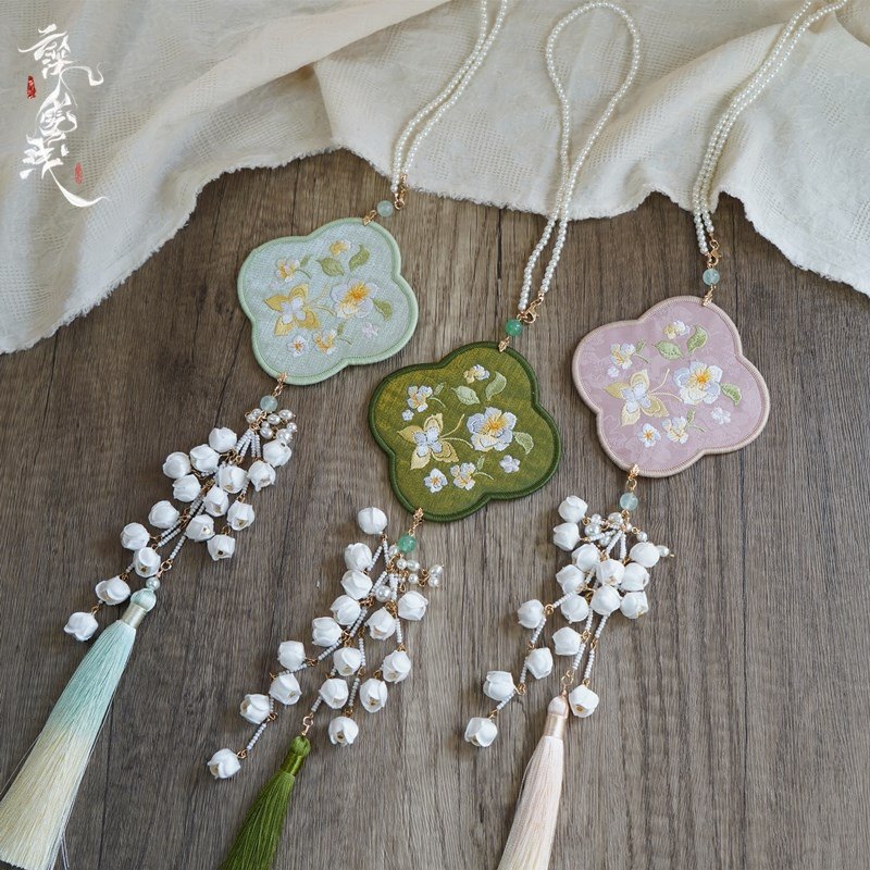 Yun Deep Fog Shallow Jiangnan Green Original Han Clothing Accessories double - sided embroidery piece of the neocene ancient wind bell is prohibited