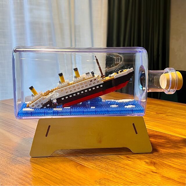 Bottle Ship Series Titanic Building Block Model One Piece Sunny Ship Black Pearl Ship Toy Ornament