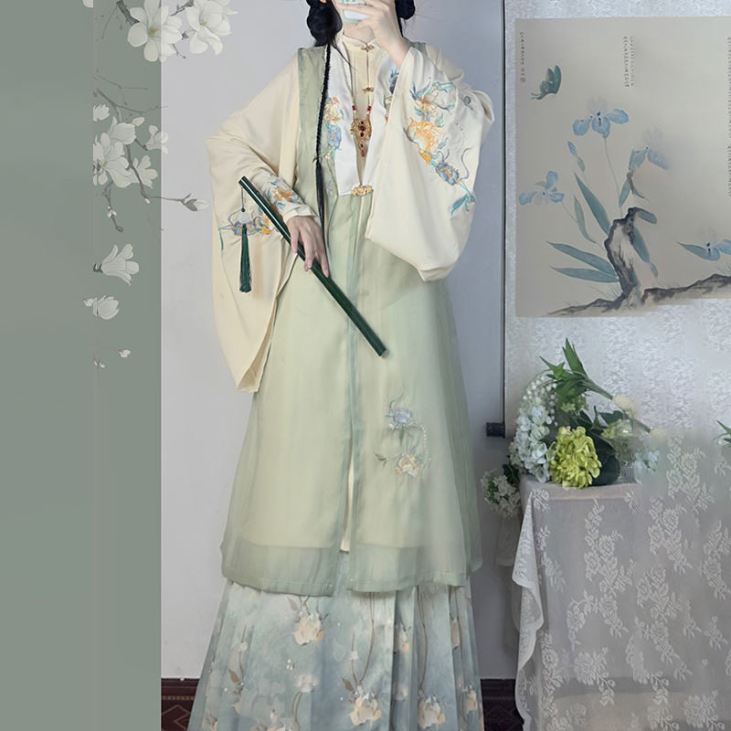 明朝漢服 女性用 2026年新春改良版 刺繍入りスタンドカラーベスト、前開きロングシャツ、馬面スカートセット、古代衣装