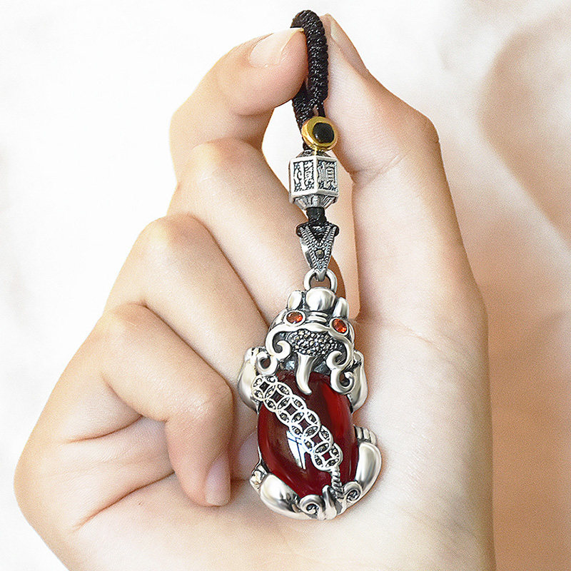 Sterling silver Pixiu keychain pendant men's and women's personality high-end car ornaments retro creative gifts for wealth and safety