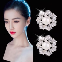 Pearl stud earrings 2021 summer new temperament senior goddess fan sterling silver earrings design sense exquisite light luxury earrings