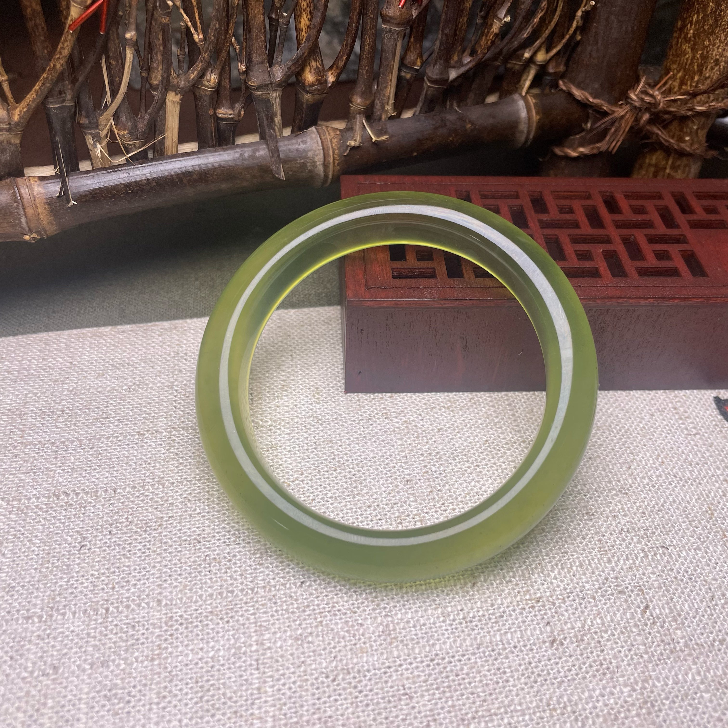 Natural Liaoning Xiuyan Jade Bracelet Green Floating Flower Flat Strip Women's Jade Bracelet A Goods Mother Health Gift