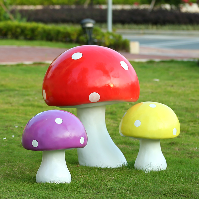 Glass fiber painted mushroom sculpture Foam mushroom ornaments Easter egg festival ornaments to map to sample customization