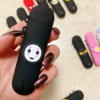 Черный безликий мужчина отправляет пятно для Lanyard