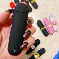 Черный твердый цвет отправляет защелку