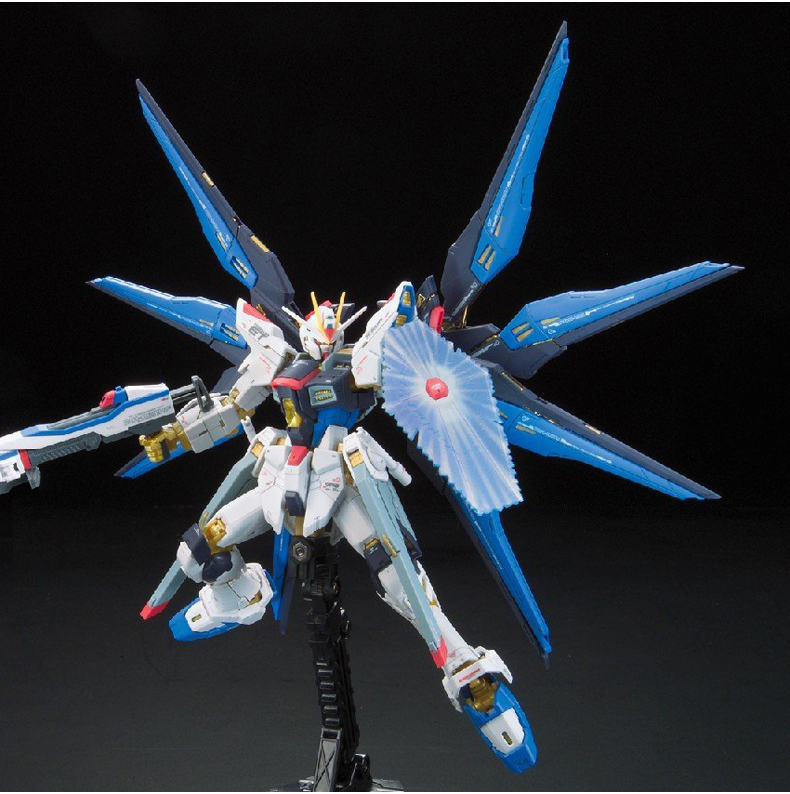 Mô hình lắp ráp Bandai Gundam RG 14 1/144 Strike Freedom Assault Free Gundam Gửi Light Wing - Gundam / Mech Model / Robot / Transformers 	mô hình robot người
