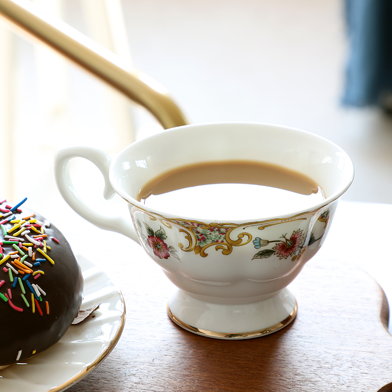 Light much coffee cup suit ipads porcelain fine European - style coffee cup small key-2 luxury cups and saucers ceramic English afternoon tea tea set