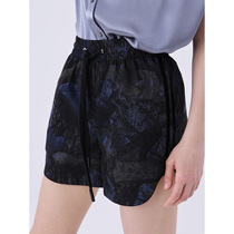 One Wei Yichu Mi Suu Japanese imported fabric elastic waist drawstring slim shorts Women summer sports fashion hot pants
