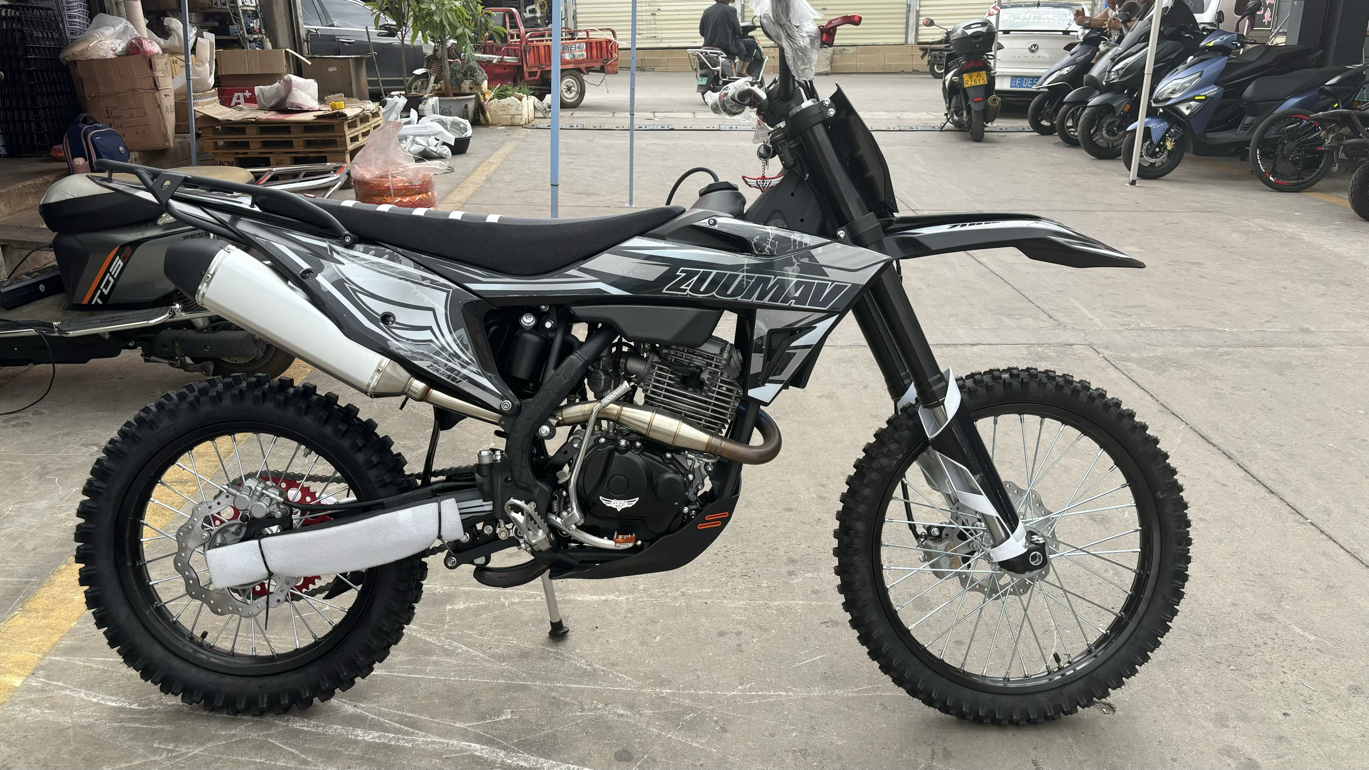 Бэдма Карлер K8RCB250F вне дороги горная машина лесная дорога автомобиль