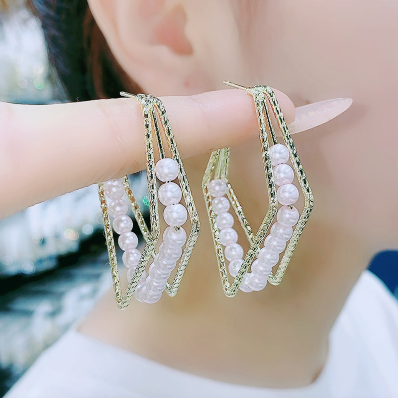 Diamond earrings 2021 new trendy women's pearl earrings high-end light luxury temperament net red silver needle hoop earrings