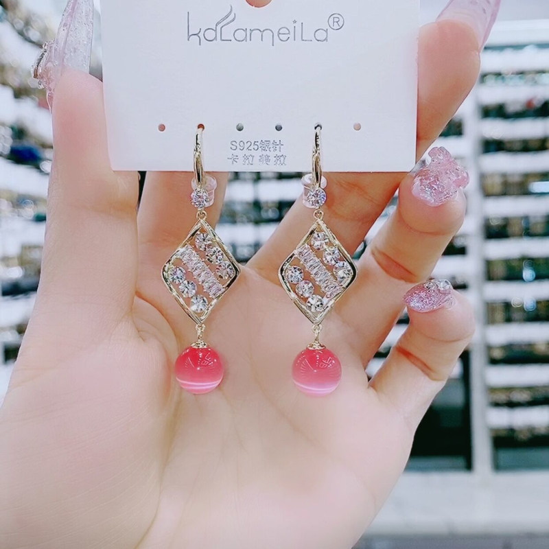 High-quality geometric diamond earrings all-match crystal earrings super flash 2021 new temperament personality opal earrings