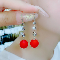 Japan-ROK red pearl earrings 2021 New temperament advanced senses 100 hitch pendant hook-style water drill ear decorated female