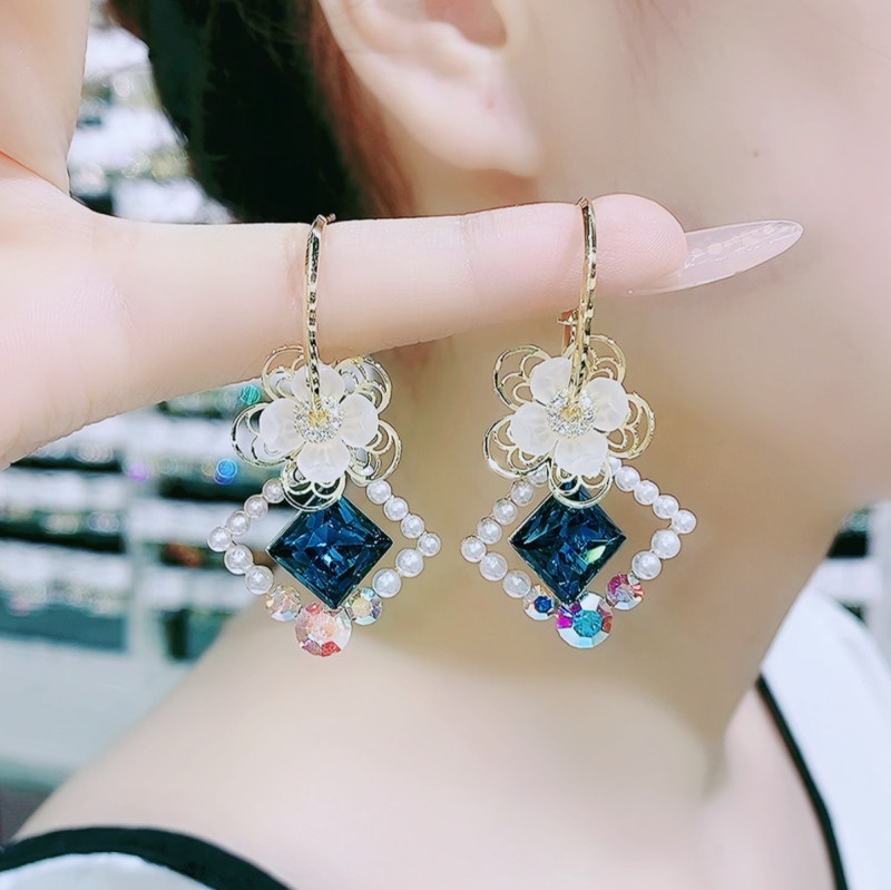 Dingli Flower Earring 2021 new tide Korea temperament network red pure silver needle advanced crystal pearl ear