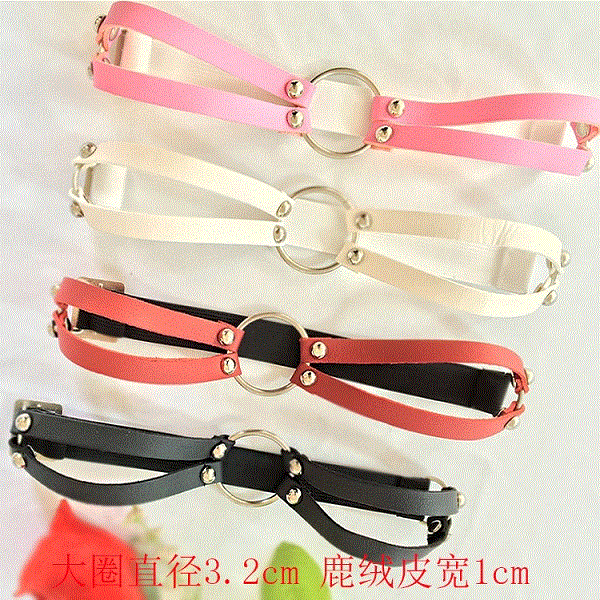 Nhật Bản da đùi nhẫn nữ kim loại đinh tán đùi chuỗi punk rock gió đùi vòng trang sức garter nữ nịt tất bắp chân