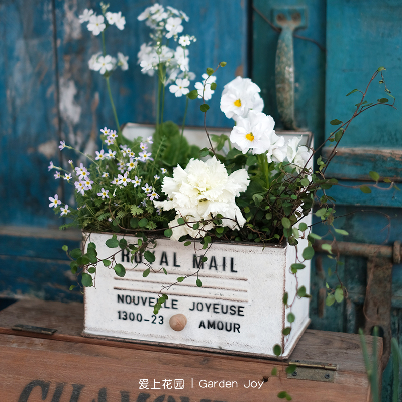 Interior balcony Decorative Iron made of old Tin Flower Case Flowerpots Wall-mounted mailbox Flowers-Taobao