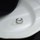 Нерегулярный полый ушной клип [одиночное серебро]