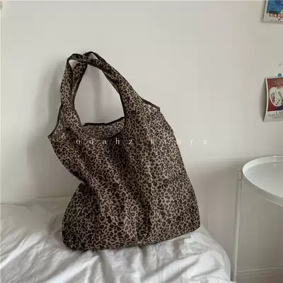 This BAO WEN bag is perfect ~ knock on the lightweight large-capacity environmentally friendly shopping bag two-in-one folding bag is waterproof ~