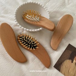 당신의 꽃잎이 빗질하도록 머리를 빗질하는 무료 배송 권장