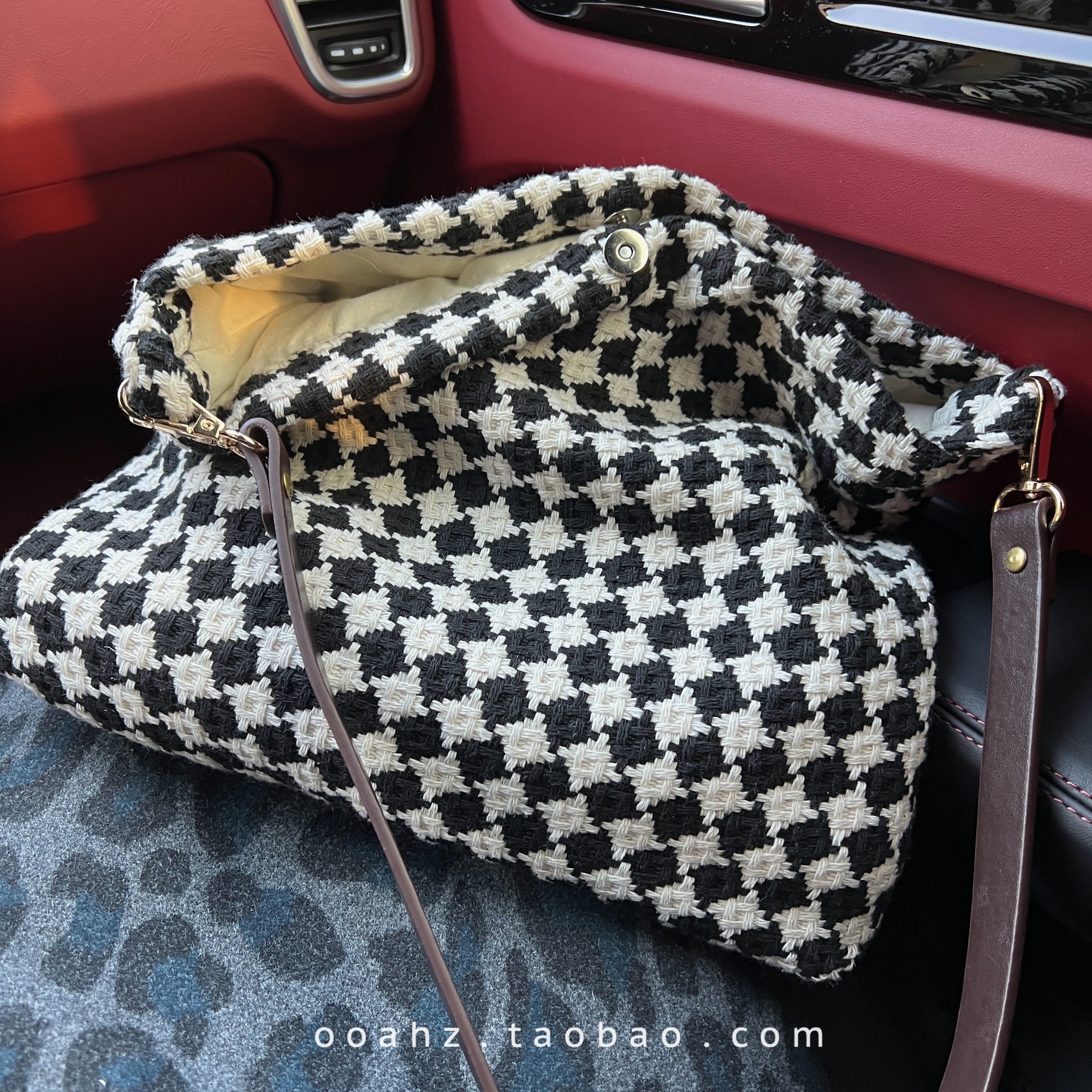 Enduring the Enduring-Thousands Of Birds | The early spring paired with a buffalo leather rope Armpits Bag Day Tying the Ancient Woven Lattice Single Shoulder Bag