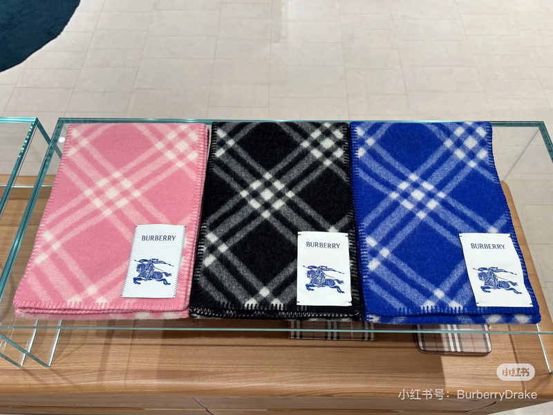 Burberry/Boberly Horse Logo Plaid Wool Scarf, Same Style as Park Ji-Eun