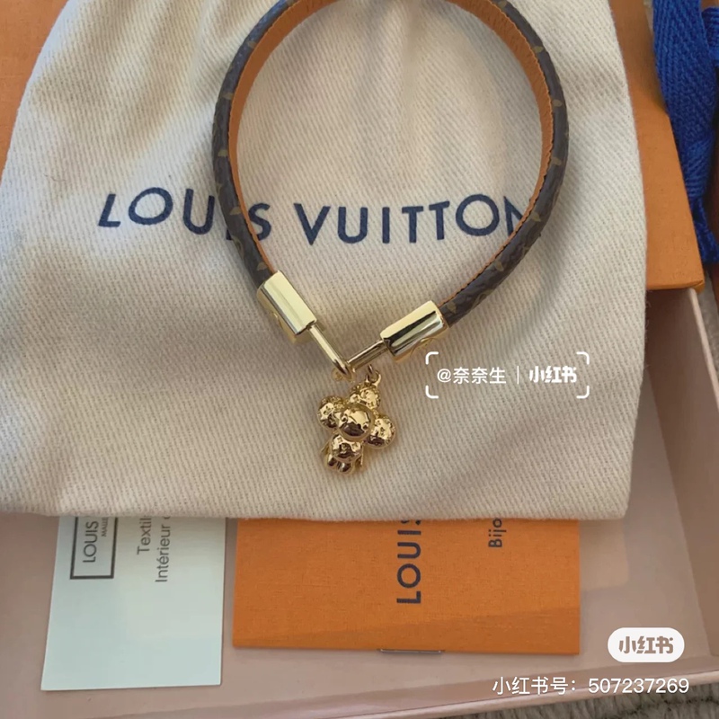 Lv Mascot Bracelet with Box