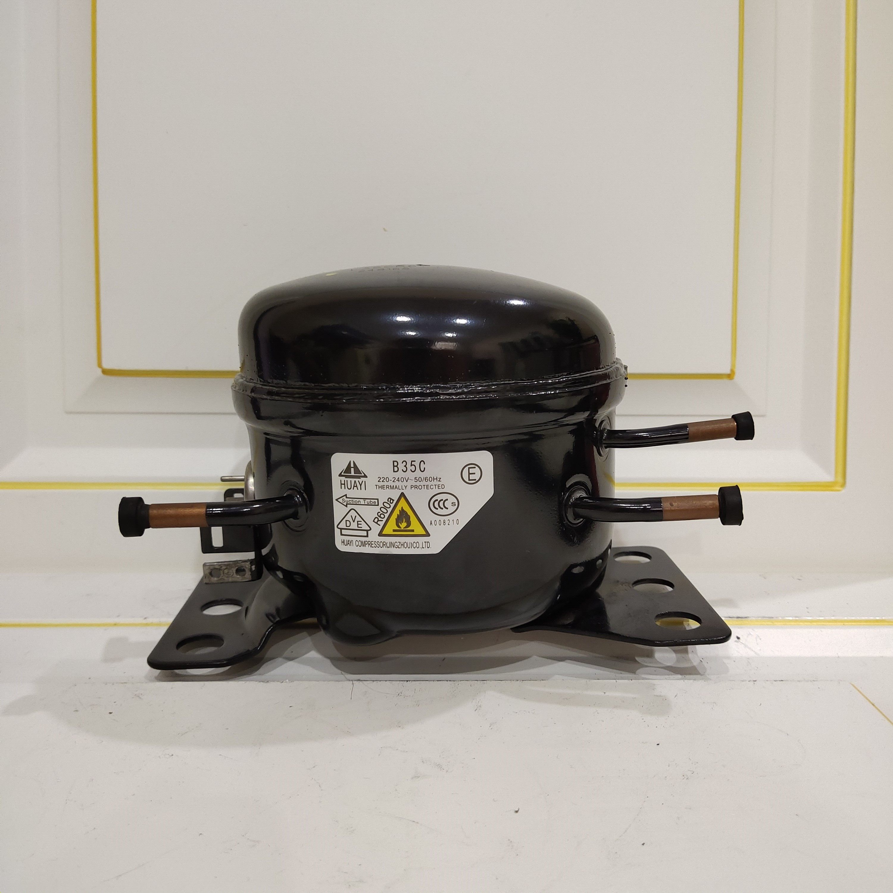 Brand new original Huayi QD35Y B35C L35CL 12V 24V R600a small refrigerator dehumidification compressor