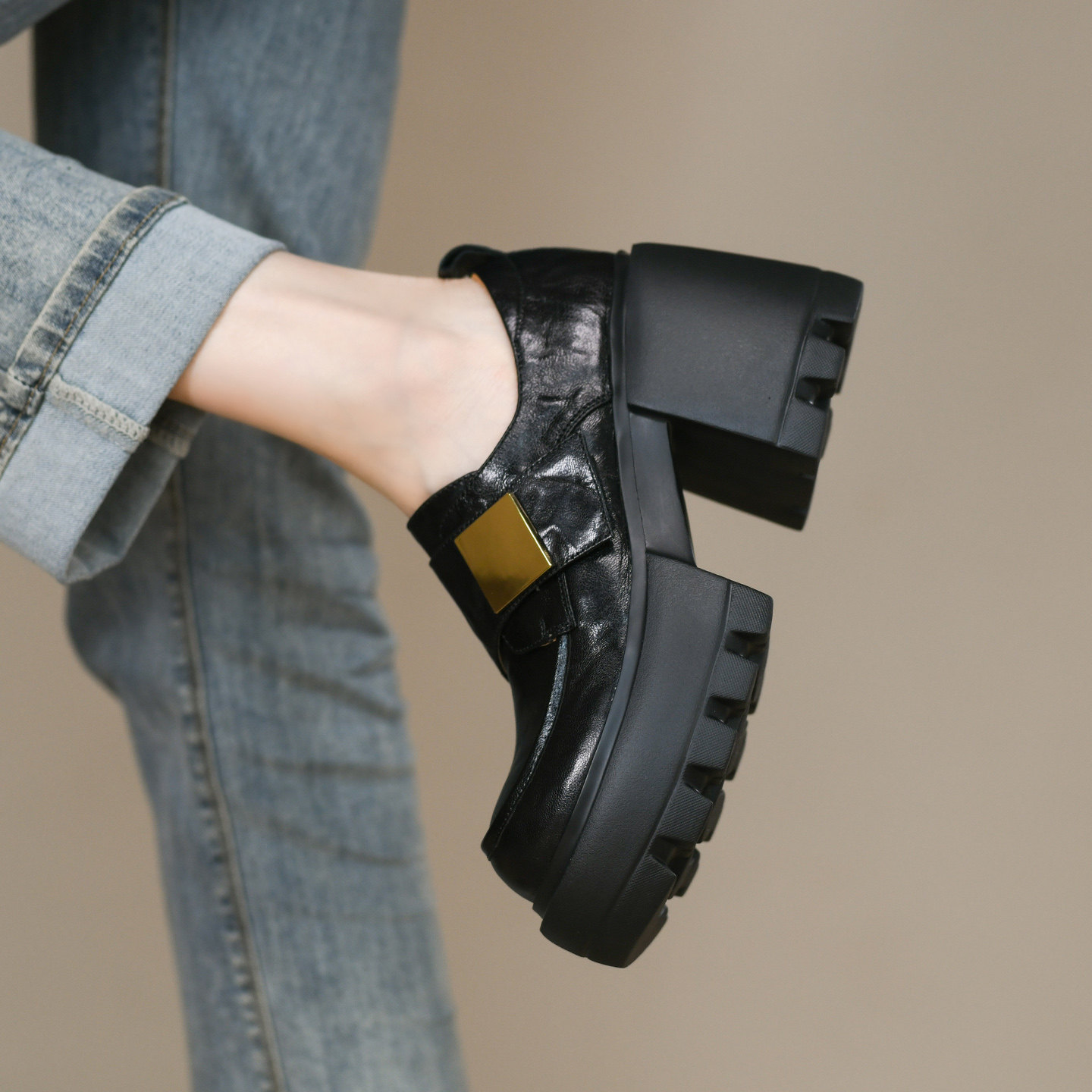 European station round toe deep mouth thick sole thick heel single shoes for women autumn genuine leather metal buckle waterproof platform black high heels for women