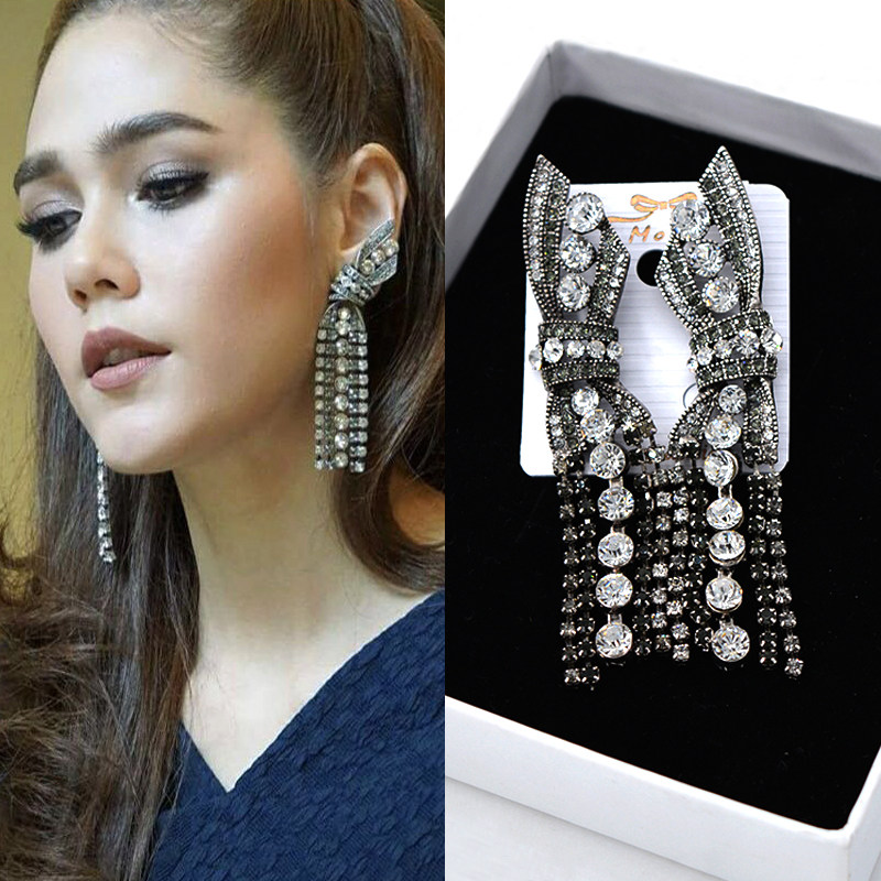 New European and American great cards Tang Yan Shina with the same style inlaid drill butterfly knot earrings flow Su pendant retro-style ear decoration