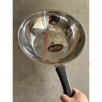 Очень большой вок с плоским дном 36#, можно использовать индукционную плиту.