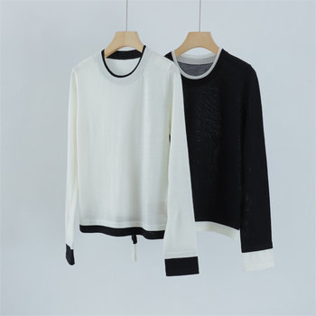 Designed in Black and White Contrasting Colors, This Faux Two-Piece Wool Base Shirt Is Skin-Friendly, Soft, Versatile, Round-Neck Pullover Sweater for Women in Early Spring