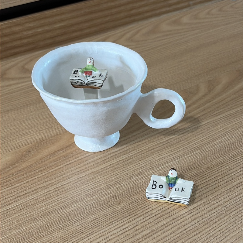 Japanese Writer Yumemi Nishi's New Book, Mug, Coffee Cup, Chopstick Holder Set, Purchased in September Japanese Writer Yumemi Nishi's New Book, Mug, Coffee Cup, Chopstick Holder Set, Purchased in September