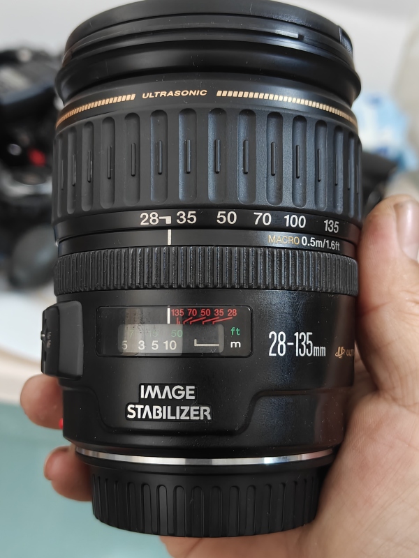 Canon Ef-Mount Lenses 28-80 35-135 35-105 70-210 28-105 28-135 Anti-Shake Lenses Canon Ef-Mount Lenses 28-80 35-135 35-105 70-210 28-105 28-135 Anti-Shake Lenses