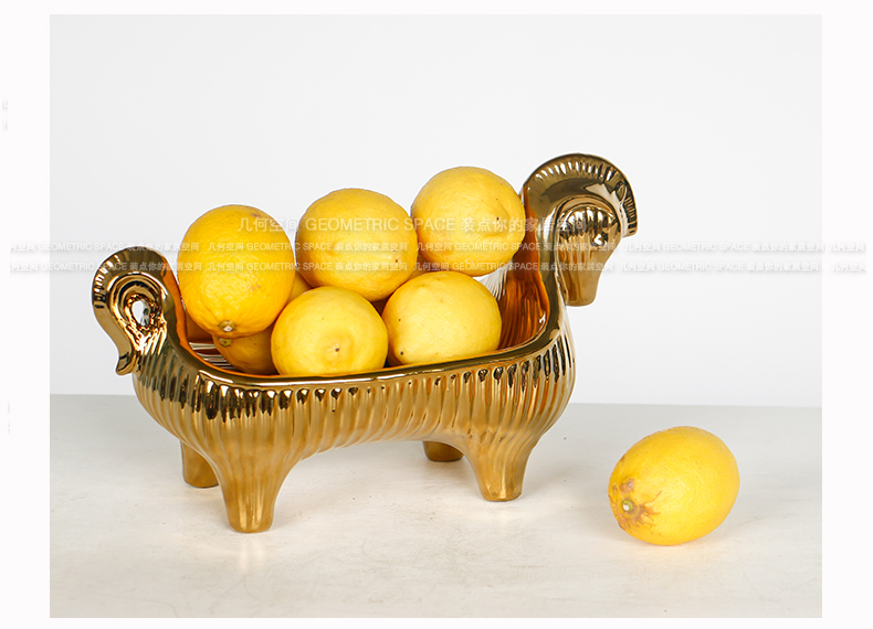 European gold plated ceramic pony receive plate snack tray was modern home sitting room table creative compote