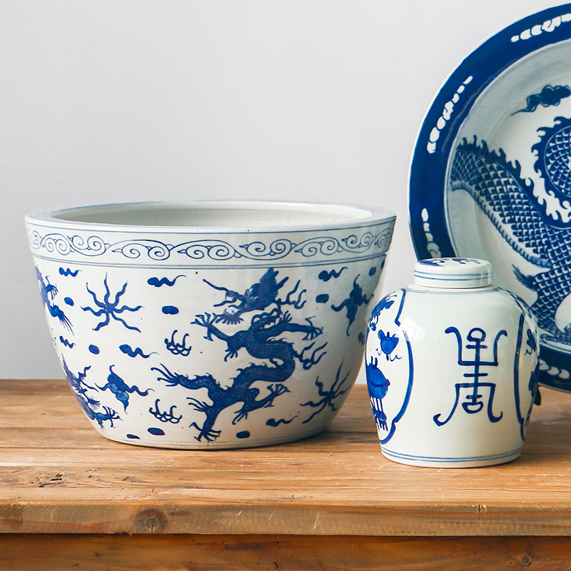 Antique hand - made aquarium sleep of blue and white porcelain bowl lotus basin of Chinese style restoring ancient ways do old study desktop sitting room adornment is placed