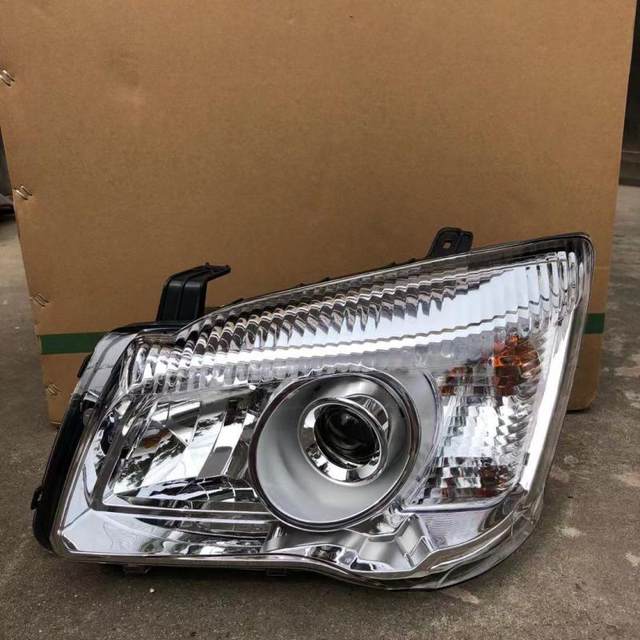 Suitable for Dongfeng Fengxing Lingzhi M3 V3 M5 headlight assembly front headlight combination large bulb accessories