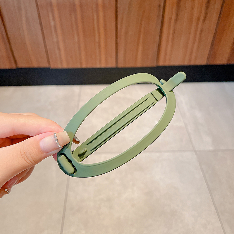 images 7:The spoon in the back of the head is elliptical and twisted, clamping the female hair clamp, ponytail, and pinch the hairpin