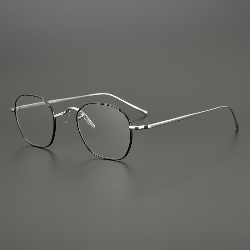 Timely acting 6 8 grams of Japanese ultra light pure titanium anti - blue titanium tide myopia anti - color glasses frame