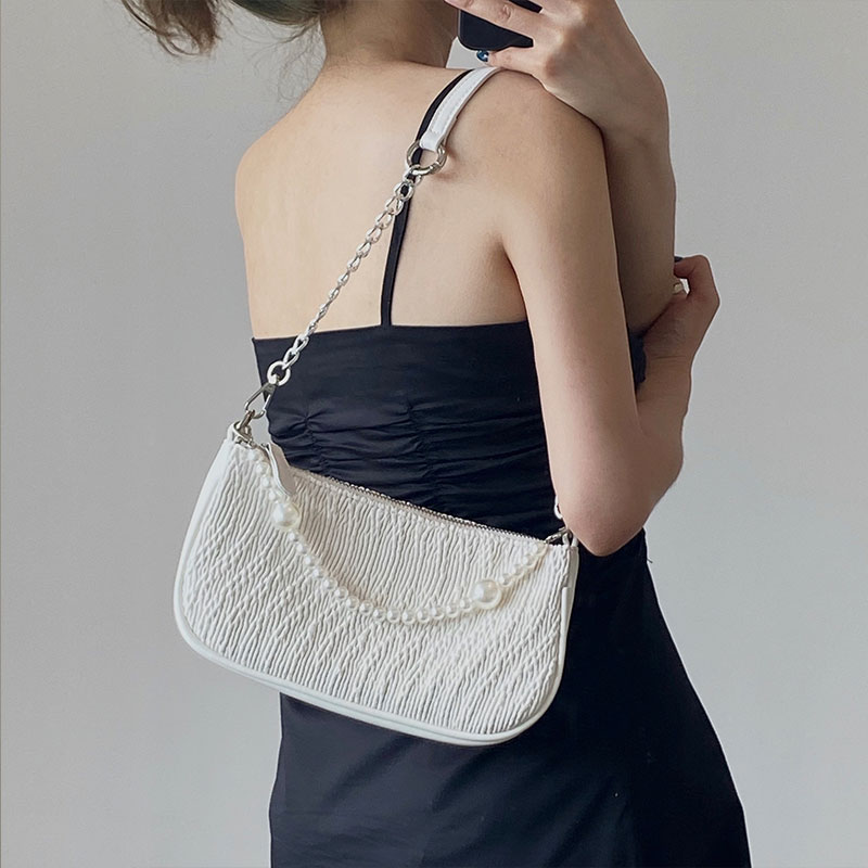 Hong Kong tide brand pleated underarm small bag women's bag 2022 new retro pearl chain messenger shoulder small square bag