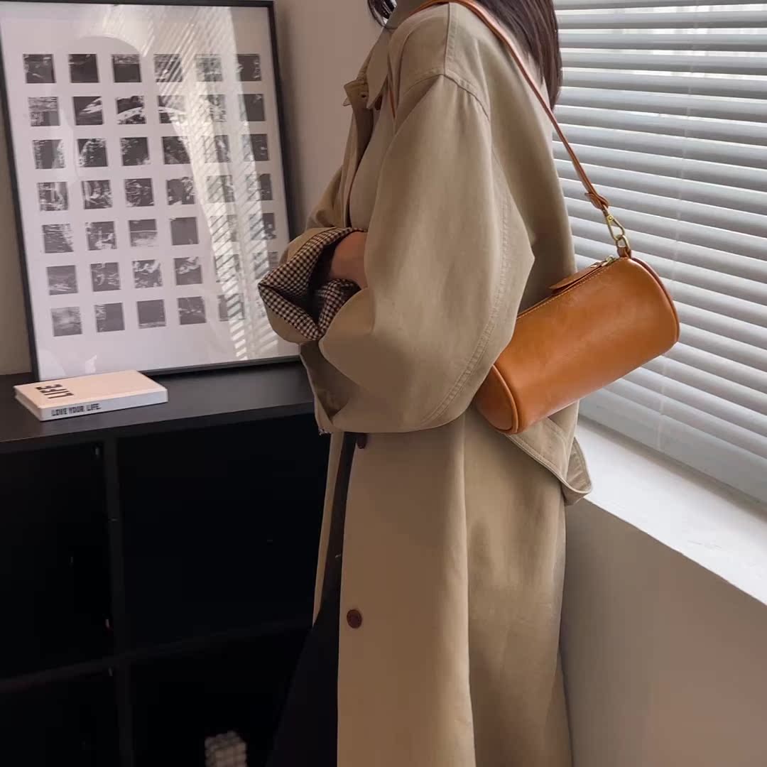 Hong Kong tide brand fashion retro niche cylinder bag female 2022 new net red casual all-match one-shoulder messenger bag