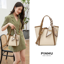 Hong Kong trendy brand fashion contrast color large-capacity bag women 2022 new personality simple and versatile portable bucket bag women