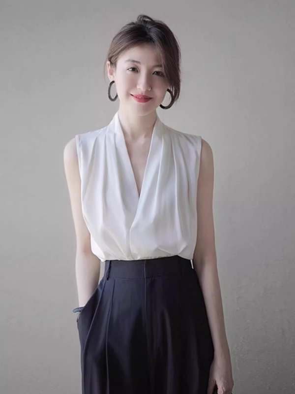 100% Mulberry Silk White Silk V-Neck Camisole for Women, Spring and Autumn Suit Inner Layer, Sleeveless Shirt, Halter Top