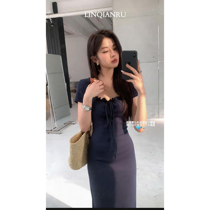 2026 Spring/Summer New Fashionable Slimming High-Waisted Square Neck Dress in Navy Blue