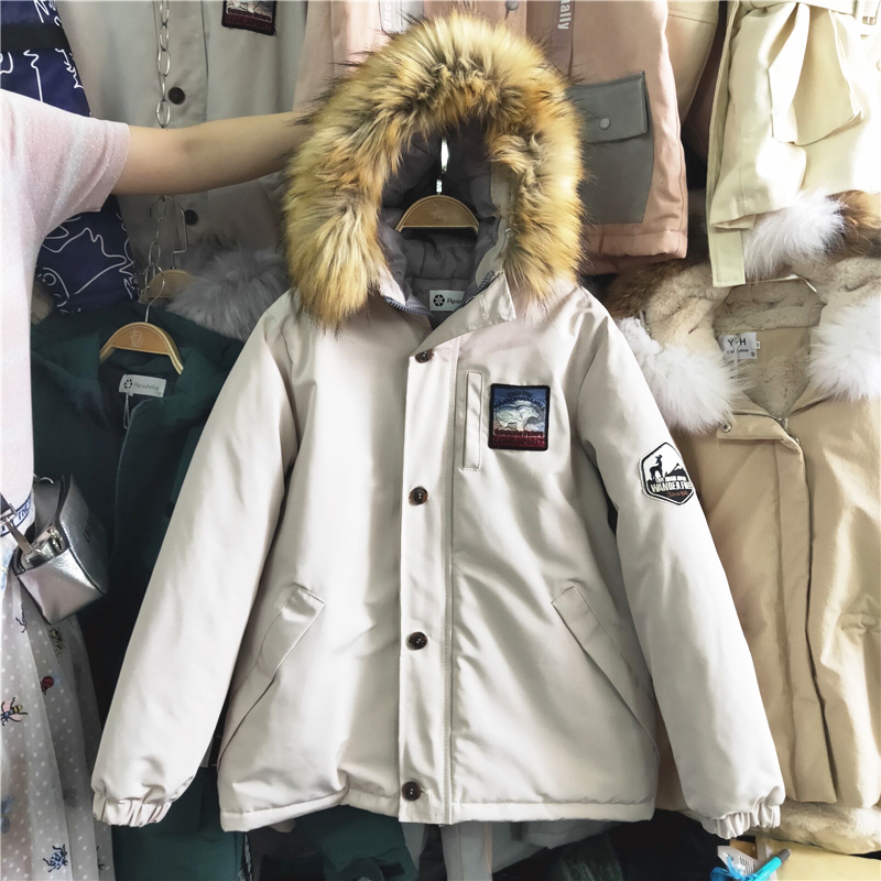 Xiaoxue nhà phiên bản Hàn Quốc của phụ nữ cotton trùm đầu 2018 mùa đông thêu huy hiệu dán nhãn có thể tháo rời áo khoác lông bông lớn áo khoác kaki lót lông nữ dáng ngắn