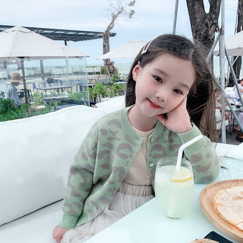 Girls cardigan sweater knitted baby 2022 autumn new children's clothing Western style little girl Korean version of the spring and autumn coat tide