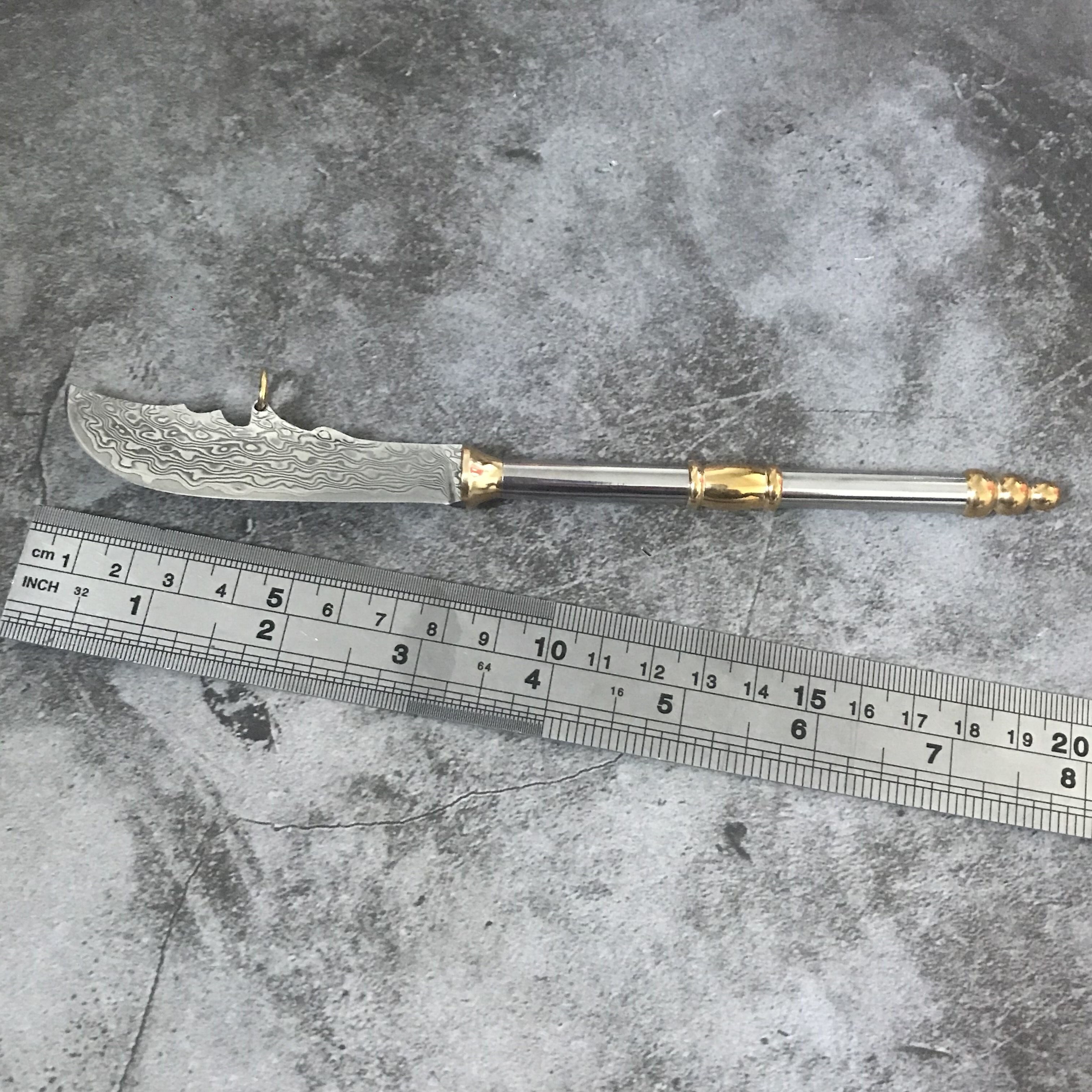 Collection of gift knives for the Damascus Steel Mini Little Guan Knife Collection