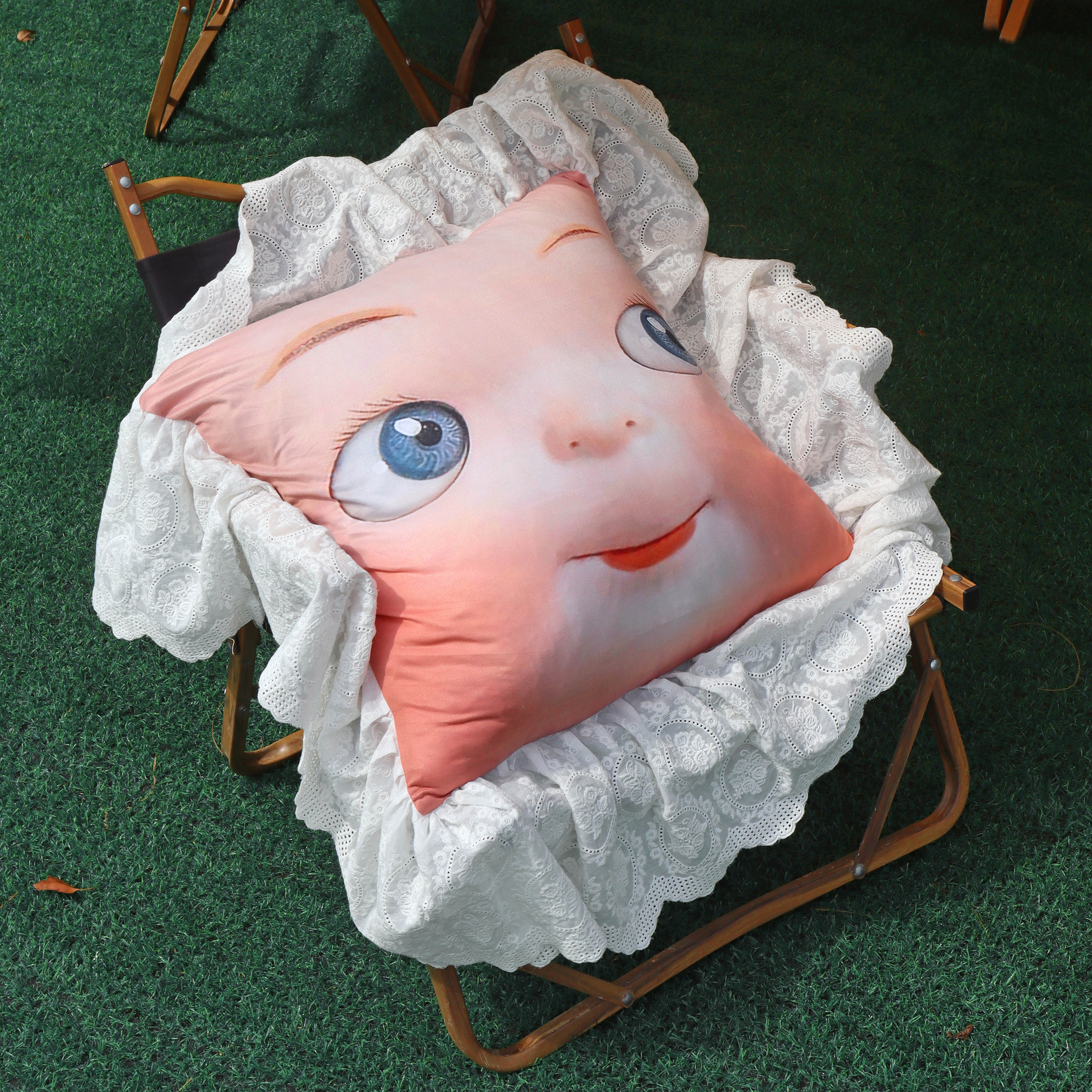 LIUXINYU) Small squint pillow) The big cute on my sofa