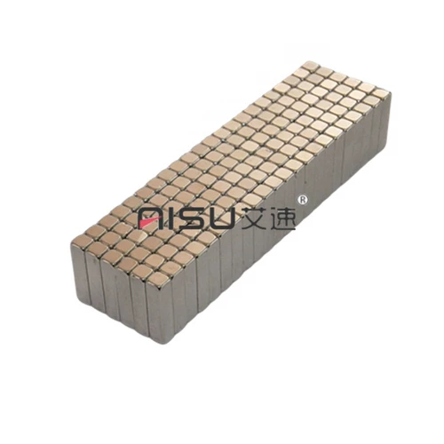 Прямоугольный магнит, поглощающий железный камень.